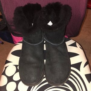 Black Low Bailey Bow Uggs Size 9 in women